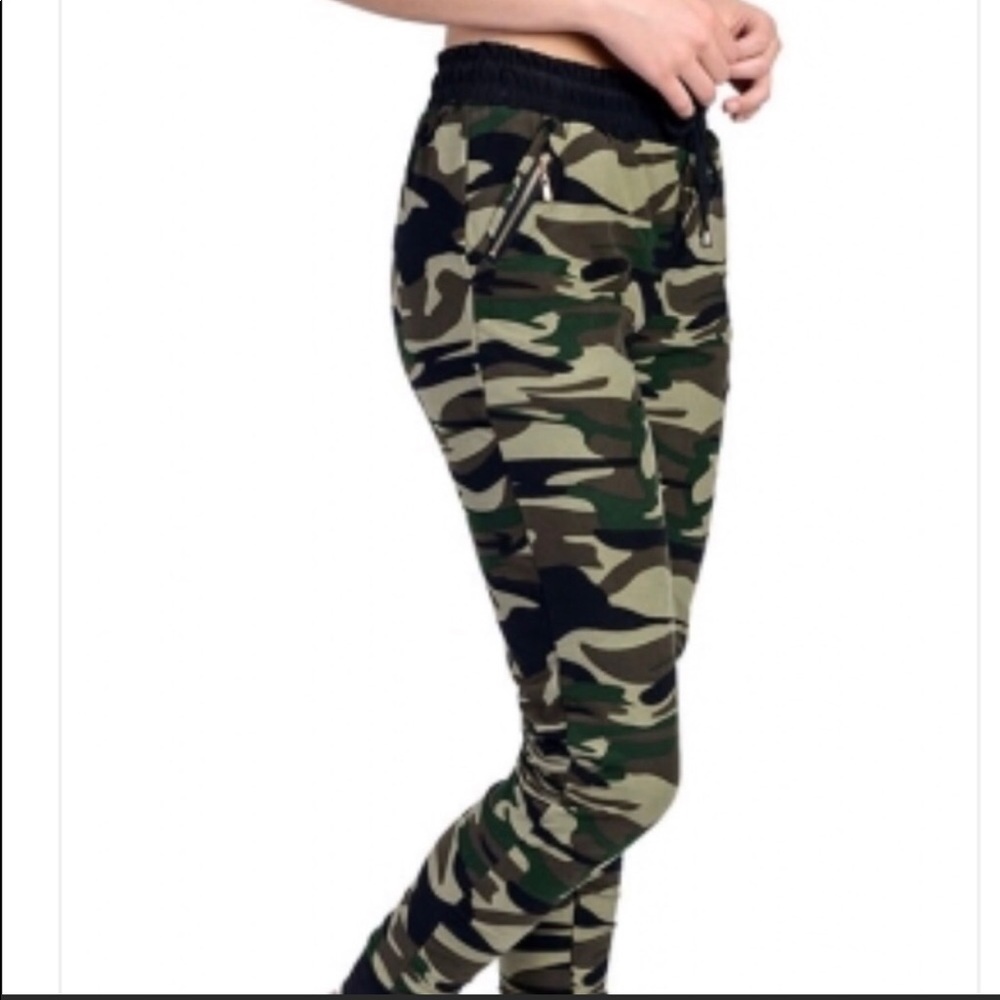 NEW SUPER SOFT CAMO JOGGERS - Picture 3 of 4